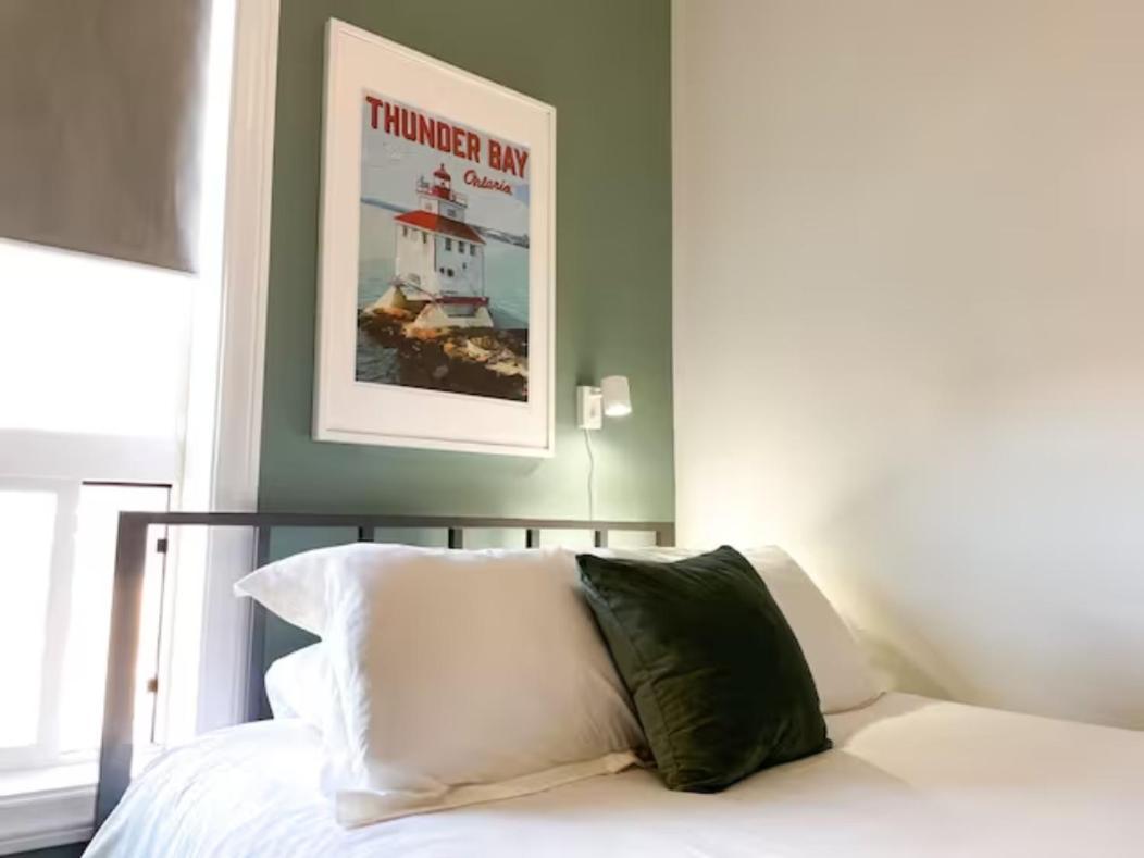 Lake Superior Boutique Hotel Тандер-Бей Экстерьер фото