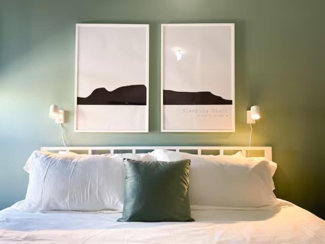 Lake Superior Boutique Hotel Тандер-Бей Экстерьер фото